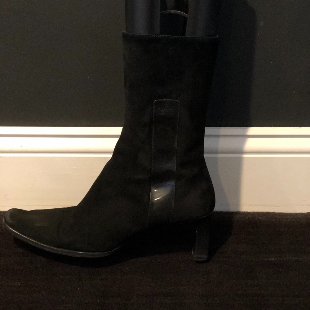 Gucci Black Suede Boot/side zipper & logo/size 8